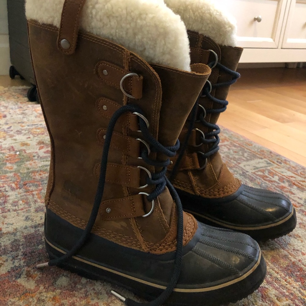Sorel Brown and Black Winter Lace-Up Shearling Boots